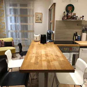 Appartement 47m2 Calme Au Cœur De Parîs, Paris